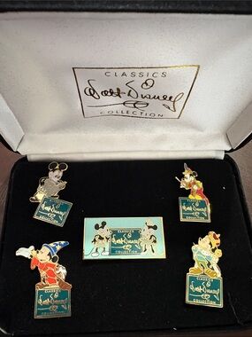 New Classics Walt Disney collection pins